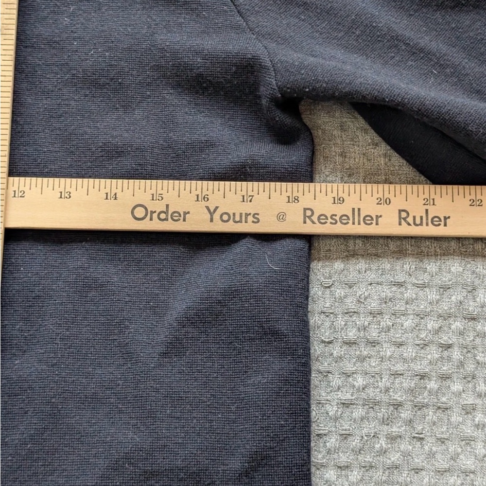 Taylor Stitch Merino Wool Zip Hoodie – Navy
Men’s Size SMALL - Picture 8 of 13